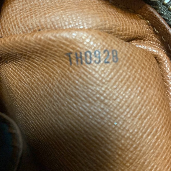 Louis Vuitton Amazone Monogram Crossbody Bag TH0928 - Picture 13 of 13